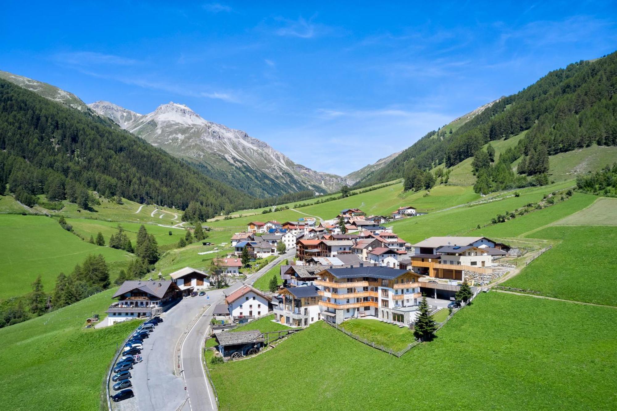 Hotel Anigglhof à Malles Venosta Extérieur photo