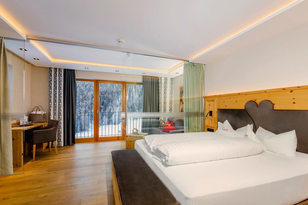 Hotel Anigglhof à Malles Venosta Extérieur photo