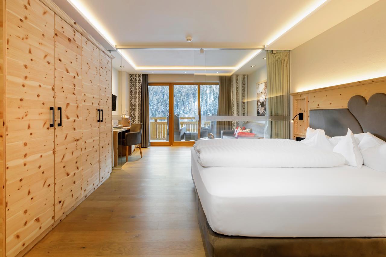 Hotel Anigglhof à Malles Venosta Extérieur photo